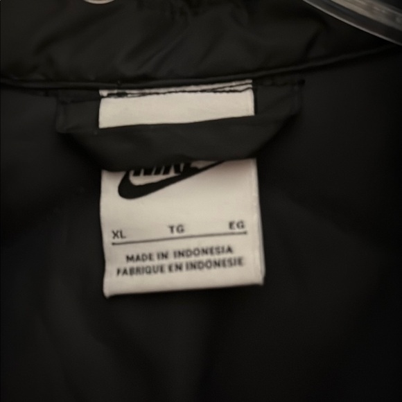 ♥️Nike Women's Black Quilted Trench Jacket♥️ - Picture 2 of 8